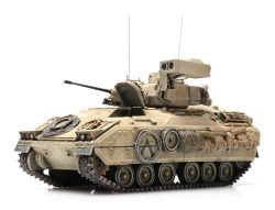 Artitec 6870270 US M2 CFV Schützenpanzer Bradley desert